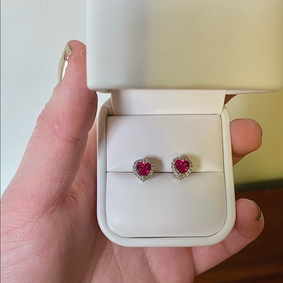 Heart shaped ruby and sterling silver earrings - Picture 16 of 16